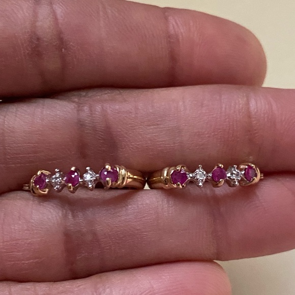 Solid 10K Gold 2~Natural clear gem & 3~red gemstones. Hoop Earrings. Great cond! - Picture 5 of 9